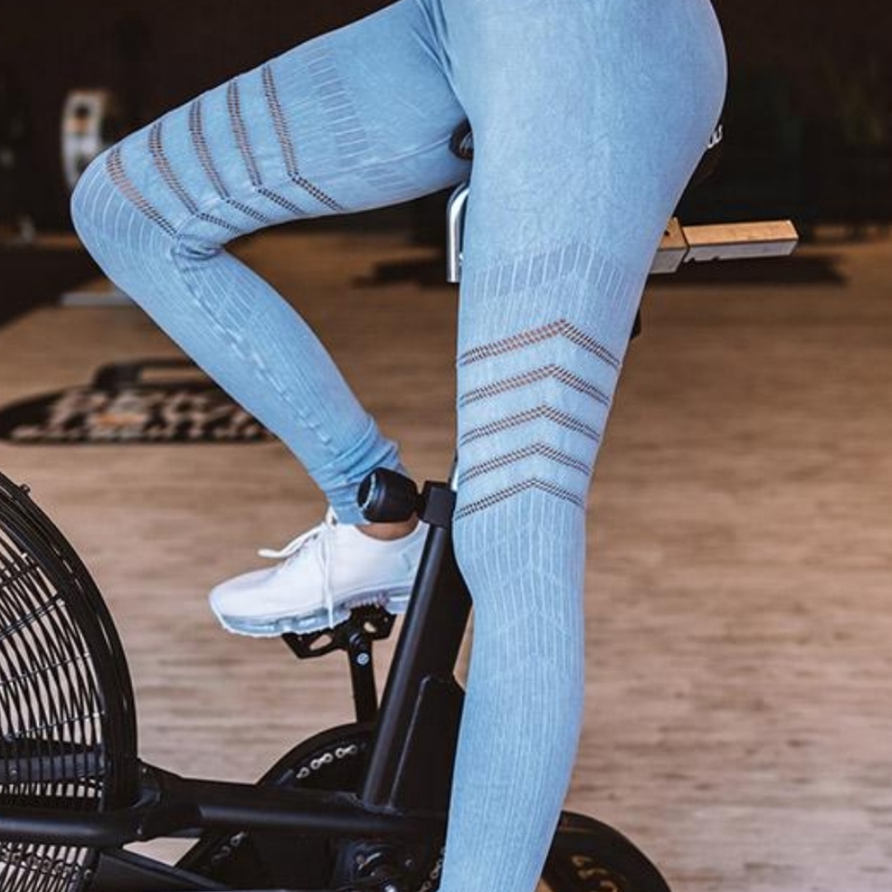 Hiking in Hollywood high-waisted active wear leggings in airy blue